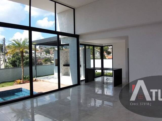 Casa para Venda em Atibaia - 2