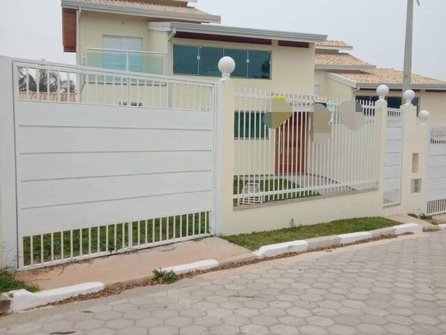 Casa para Venda em Mairiporã - 1