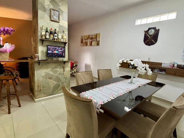 Casa para Venda em Atibaia - 3